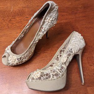 Mix No 6 Artsy 5 Cream Lace Peep Toe Heels | Size: 8.5